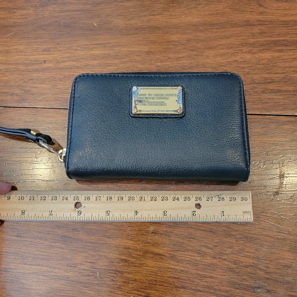 NWT Marc by Marc Jacobs Black Leather Wristlet/Wallet Flawed - Picture 11 of 14